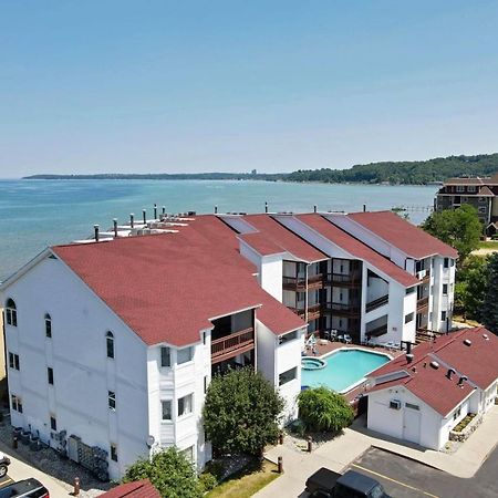 Beachside 216 With Pool Hot Tub And Private Deck Overlooking East Bay Traverse Stadt Exterior foto