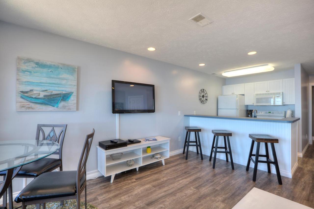 Beachside 216 With Pool Hot Tub And Private Deck Overlooking East Bay Traverse Stadt Exterior foto