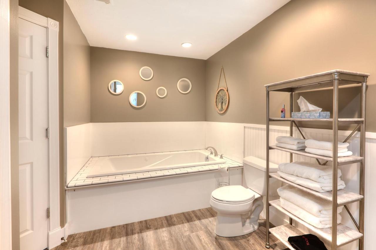 Beachside 216 With Pool Hot Tub And Private Deck Overlooking East Bay Traverse Stadt Exterior foto